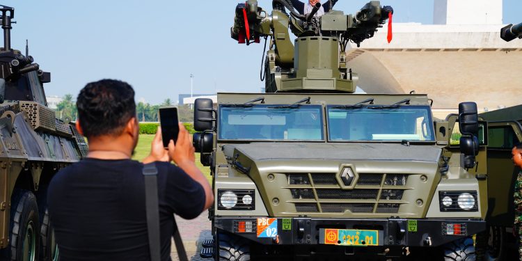 HUT TNI Ke-79 Gelar Pesta Rakyat Hadirkan Alutsista Terbaru untuk Masyarakat di Monas