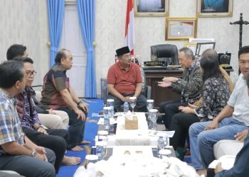 Bupati Tanjab Barat Terima Kunjungan Calon Investor Jepang Bahas Potensi Perikanan Udang Mantis