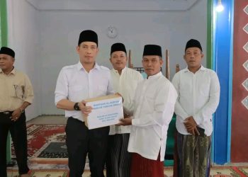 Pjs. Bupati Tanjab Barat Laksanakan Kunjungan Kerja dan Safari Jumat di Desa Teluk Kulbi