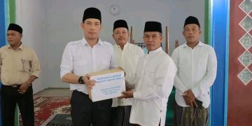 Pjs. Bupati Tanjab Barat Laksanakan Kunjungan Kerja dan Safari Jumat di Desa Teluk Kulbi