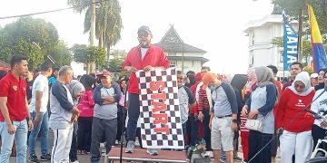 Lepas Jalan Santai HUT Kemerdekaan, Sekda Sudirman Minta Seluruh Komponen Turut Membangun Bangsa