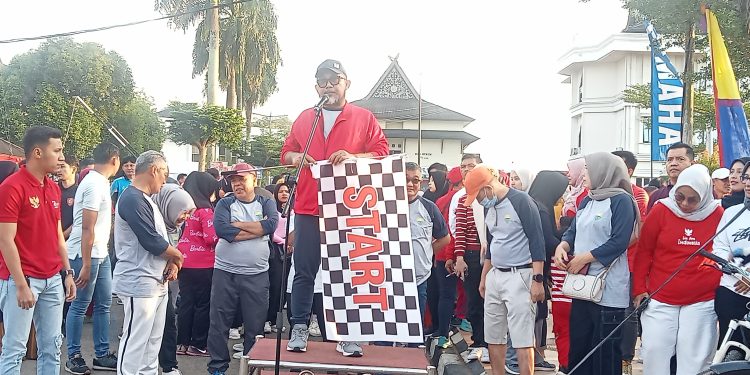 Lepas Jalan Santai HUT Kemerdekaan, Sekda Sudirman Minta Seluruh Komponen Turut Membangun Bangsa