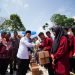 Gubernur Jambi Serahkan Bantuan Pendidikan Seragam Sekolah di SMK 1 Sungai Penuh