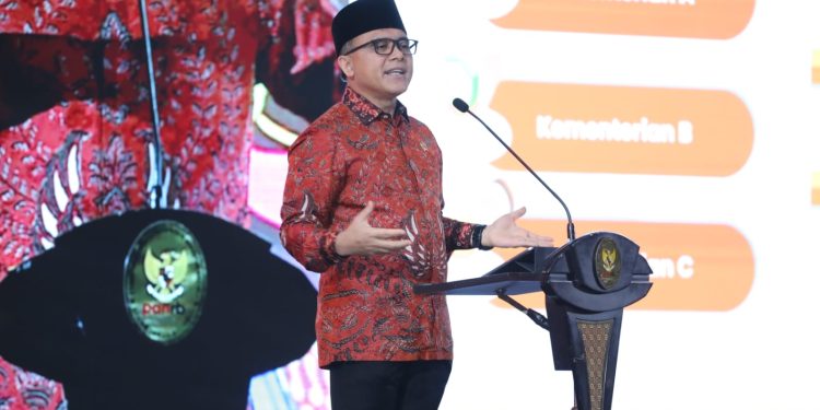 Menteri PANRB Serahkan Hasil Evaluasi SAKIP Tahun 2024, Ini Pemda Peraih Predikat