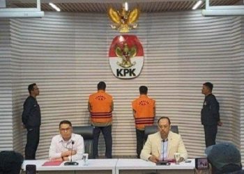 KPK Tahan 2 Tersangka Kasus Korupsi APD Covid-19 Kemenkes