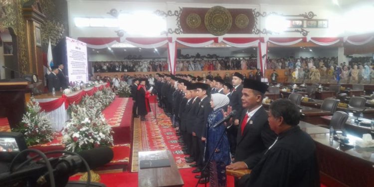 55 Anggota DPRD Provinsi Jambi Periode 2024-2029 Dilantik