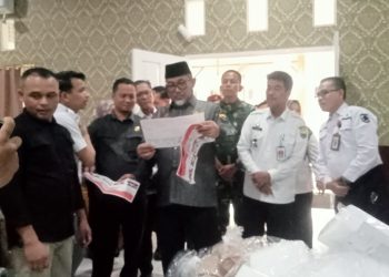 Pjs. Gubernur Sudirman Sidak Persiapan Logistik Jelang Pilkada di KPU Muaro Jambi