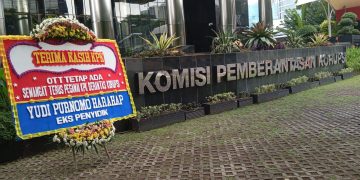Kirim Karangan Bunga, Eks Penyidik KPK :  Bentuk Dukungan agar OTT KPK Tetap Ada