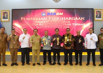 BSKDN Kemendagri Beri Penghargaan kepada Pemda dengan Kinerja Keuangan Terbaik, Ini Penerimanya