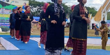 Parade Tengkuluk Meriahkan HUT ke-75 Kabupaten Merangin