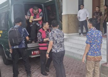 Kejagung Serahkan 3 Oknum Hakim Tersangka dan Barang Bukti Kasus Suap dan Gratifikasi Perkara Ronald Tannur