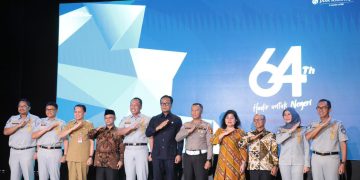 Dirjen Bina Keuda Kemendagri Agus Fatoni Terima Penghargaan dari Kementerian BUMN sebagai Pembina Samsat Nasional 