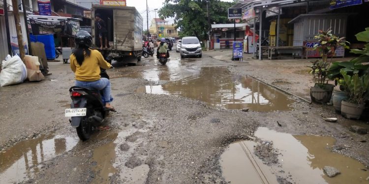Jalan Rusak di dalam Kota Bangko Kabupaten Merangin Kembali di keluhkan Pengendara