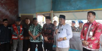 Bupati Anwar Sadat Berikan Bantuan kepada Korban Kebakaran di Jalan Harapan Kuala Tungkal