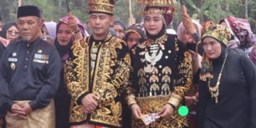Pj Bupati Jangcik Mohza Hadiri Pemberian Gelar Adat  Kapolres Merangin