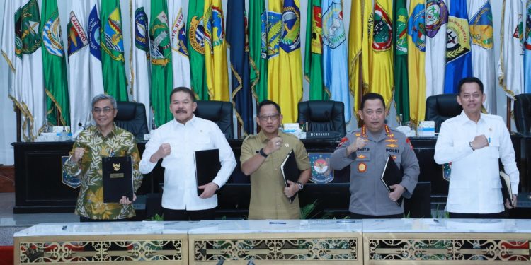 Jaksa Agung Tegaskan Komitmen Pengawasan Perizinan di Daerah melalui Nota Kesepahaman