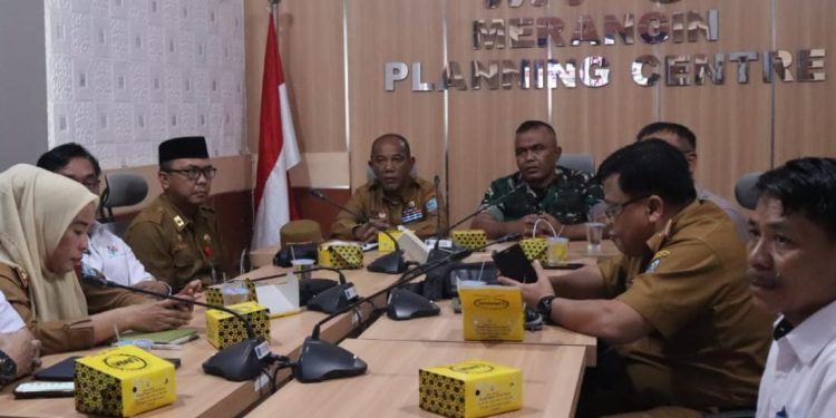 Pj Bupati Merangin Tandatangani Nota Kesepahaman Perizinan bersama Menteri Dalam Negeri