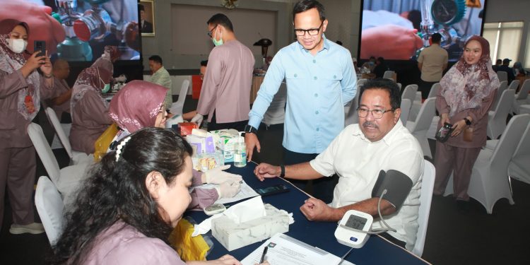 Wamendagri Bima Arya: Tidak Ada Catatan Khusus Hasil Pemeriksaan Kesehatan Kepala Daerah Terpilih di Hari Pertama