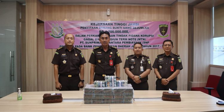 Kejaksaan Tinggi Jambi Sita Uang Perkara Tipikor Gagal Bayar MTN PT. SNP pada Bank Jambi Tahun 2017-2018