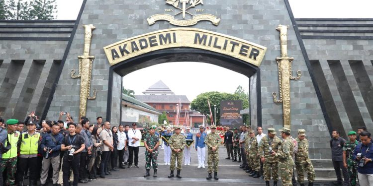 Mendagri Tito Sambut Kedatangan Kepala Daerah Peserta Retreat Pembekalan di Akmil Magelang 