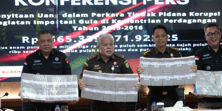 Kejaksaan Agung Sita Uang Tunai Rp565 Miliar Perkara Korupsi Impor Gula di Kementerian Perdagangan Tahun 2015-2016