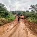 Pemdes Rantau Limau Manis Kecamatan Tabir Ilir Bersama Masyarakat Gotong Royong Perbaiki Jalan Rusak dengan Swadaya