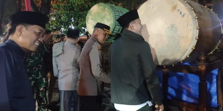 Malam Takbiran Idul Fitri 1446 H di Kabupaten Merangin Meriah, Bupati M Syukur Tabuh Bedug