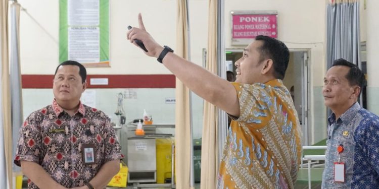 Bupati Merangin M Syukur Sidak Ruang Kerja di Setda Merangin, Temukan Berbagai Persoalan