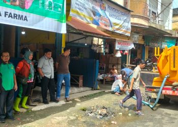 Drainase dibersihkan, Pedagang Pasar Bawah Acungkan Jempol Buat Bupati Merangin 