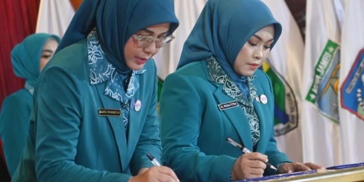 Hj Lavita Syukur Resmi Dikukuhkan Jadi Ketua TP PKK Merangin
