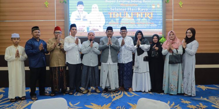 Bupati Anwar Sadat, Wabup Katamso, dan Sekda Hermansyah Gelar Open House Penuh Silaturahmi