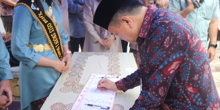 Gubernur Al Haris Resmikan 4 Gedung Baru SMA Negeri 2 Muaro Jambi