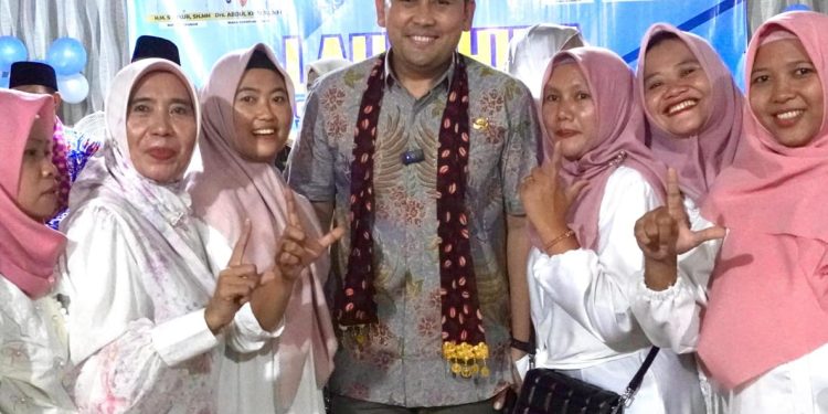 Bupati Merangin H M Syukur Launching Sekolah Lansia Tangguh Kecamatan Bangko, Emak-Emak Antusias 