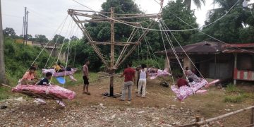 Lebaran Idul Fitri, Anak-Anak Bersemangat Naik Buaian Putar di Desa Sungai Ulak Kabupaten Merangin