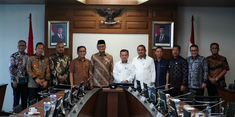 Dorong Percepatan Infrastruktur, Sekda Tanjab Barat Ikuti Kunjungan Resmi ke Kementerian PUPR
