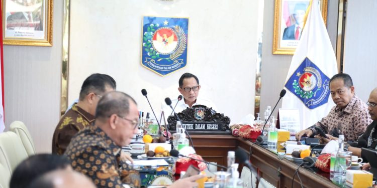 Percepat Realisasi APBD TA 2025, Mendagri Kumpulkan Pemda secara Virtual 
