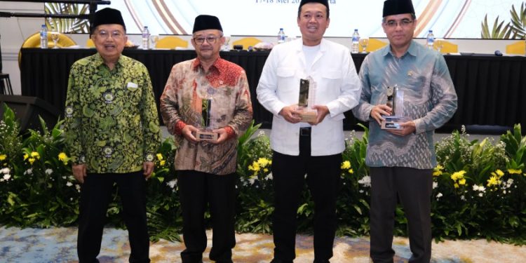 Teken MoU dengan DMI, Menteri ATR/BPN Nusron Berkomitmen Tuntaskan Sertipikasi Tanah Wakaf dalam Lima Tahun 