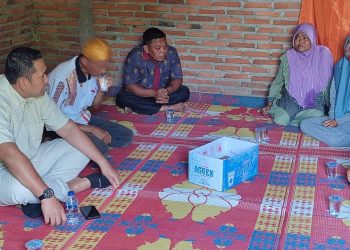 Jenguk Warga Terserang Tumor, Bupati Merangin : Pengobatannya Langsung Diurus Hingga Tuntas