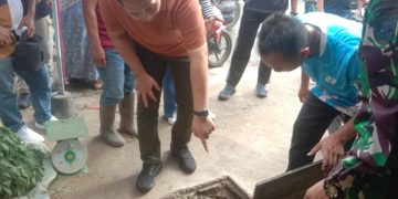 Bersihkan Sampah, Bupati Merangin H M Syukur Lakukan Gotong Royong di Pasar Baru Bangko
