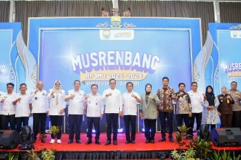 Kunker Ke Jambi, Wamendagri Bima Tekankan Peran Penting Pemda Dukung Pertumbuhan Ekonomi Nasional 