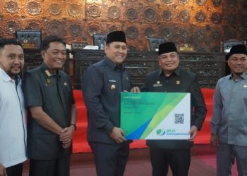 Bupati Merangin sampaikan Jawaban Pelaksanaan APBD 2024 di Rapat Paripurna DPRD 