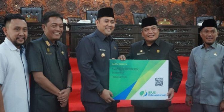 Bupati Merangin sampaikan Jawaban Pelaksanaan APBD 2024 di Rapat Paripurna DPRD 