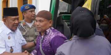 Kedatangan Jamaah Haji Kabupaten Merangin Kloter 18 disambut Wabup  Khafidh Moein 