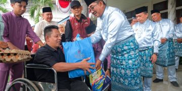 Tebar Kebaikan di Hari Jadi ke-60, Pemkab Tanjab Barat Salurkan Ribuan Paket Sembako