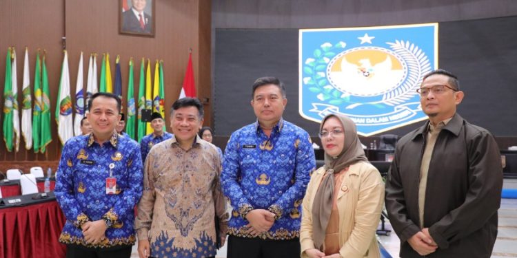 Catat Skor 100, Ditjen Keuda Kemendagri Peroleh Peringkat Pertama Penghargaan Pengelolaan Keuangan dan Anggaran 