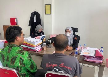 Tim Penyidik Kejati Jambi serahkan Tahap II Tersangka Terkait Perkara Korupsi Pemberian Fasilitas Kredit oleh PT. Bank BNI kepada PT. Prosympac Agro Lestari