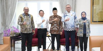 Mendagri dan Mensos Bahas Integrasi Layanan Puskesos dengan Posyandu 