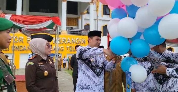 Peringatan Hari Guru Nasional ke-80 di Kabupaten Merangin Berlangsung Meriah 
