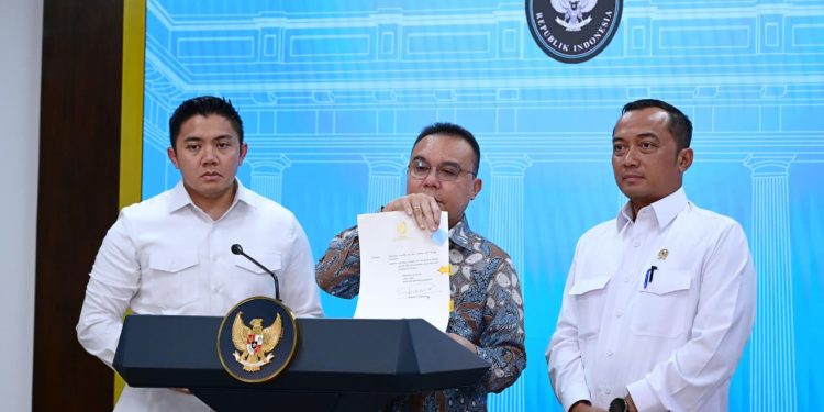 Presiden Prabowo Tandatangani Rehabilitasi Direksi ASDP Usai Kajian Mendalam DPR dan Pemerintah
