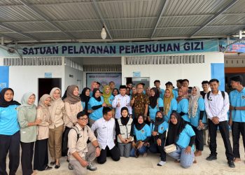 Tinjau SPPG di Pemayung, Gubernur Al Haris Minta Beli Bahan Pokok di Jambi Agar Perputaran Ekonomi Semakin Meningkat   